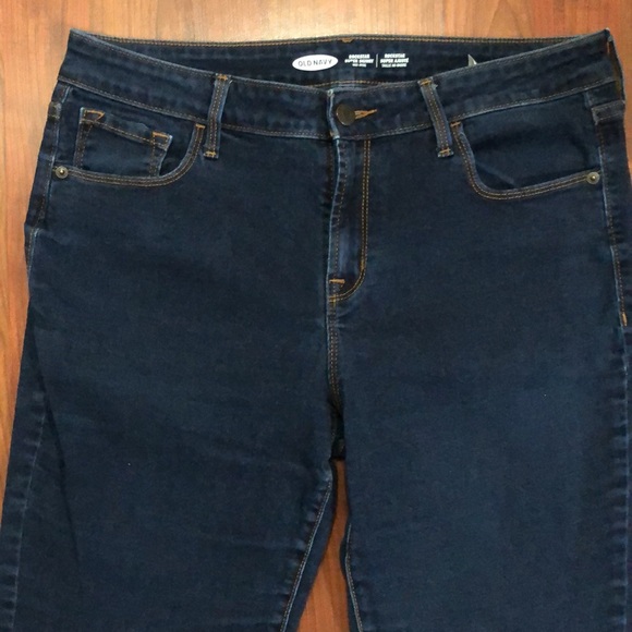 Old Navy Rockstar Super Skinny Mid-Rise Jean - Picture 2 of 10
